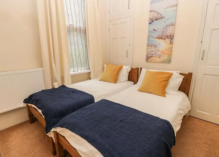 아파트 Flat 4 휫비