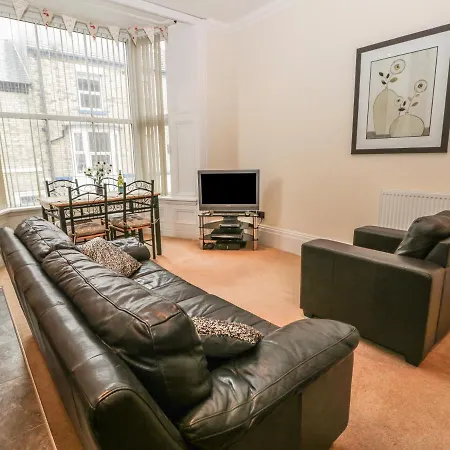 Flat 4 *